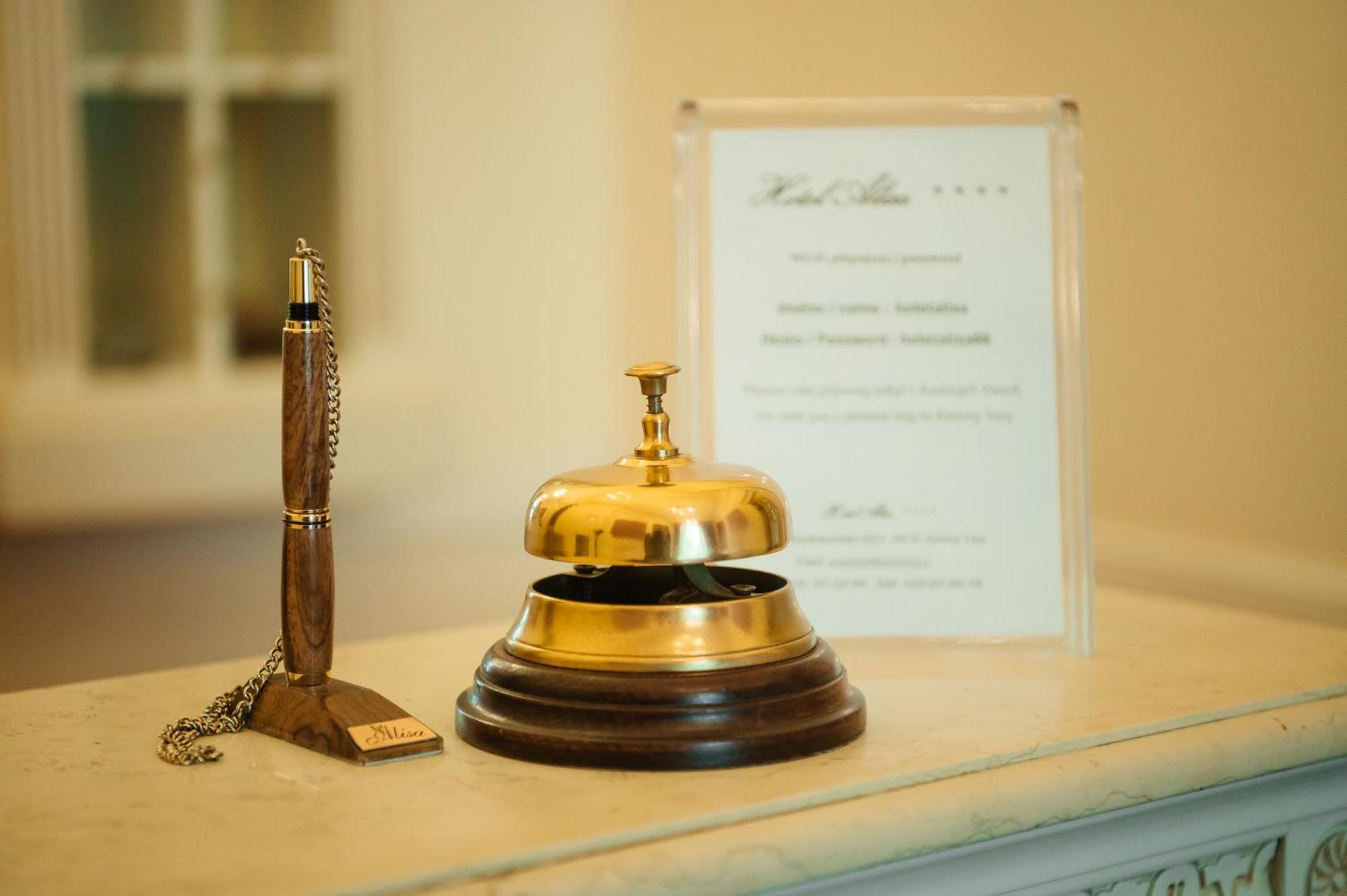 Alisa Hotel カルロヴィ・ヴァリ エクステリア 写真