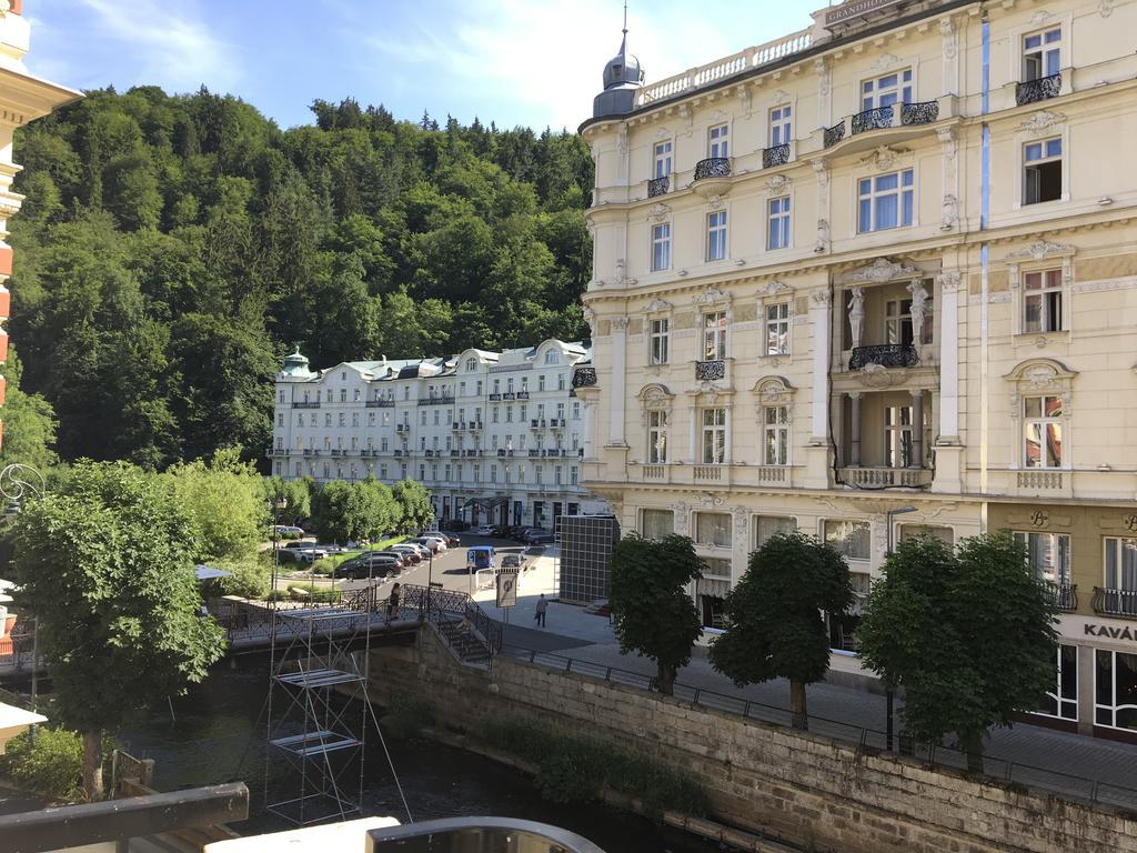 Alisa Hotel カルロヴィ・ヴァリ エクステリア 写真